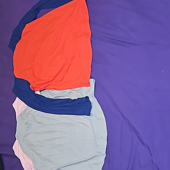 2 Juniors Shirts Pink Grey Colorful Merry Everything & Blue Red Sleigh All Day L - Picture 9 of 9